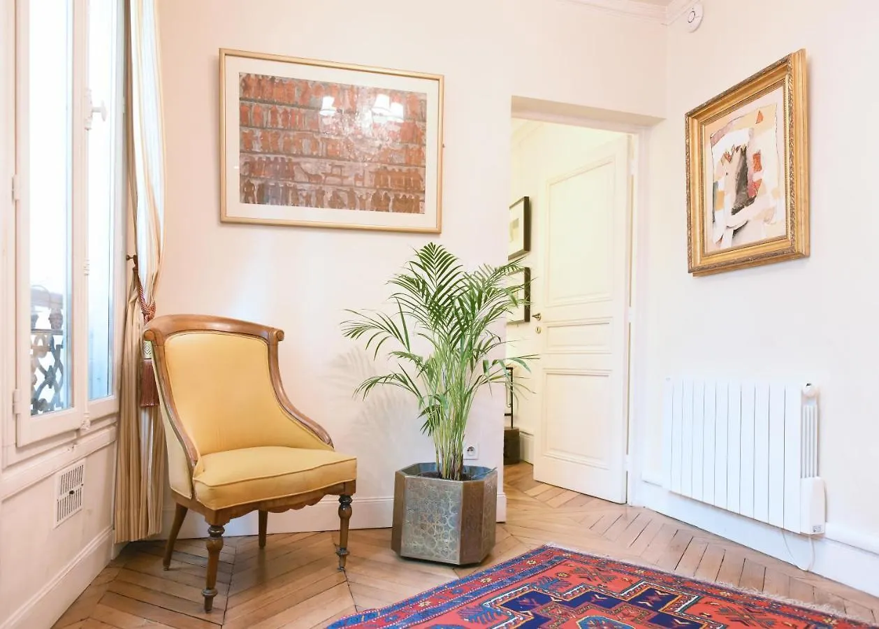 Sophisticated Gem In The Heart Of Paris - 107M2 Apartment France